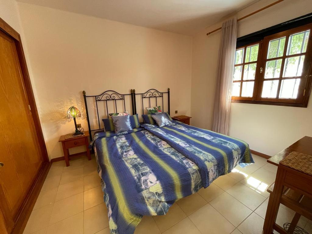 The White Dragos With Ocean View - Ac -Inttv - Pool Apartment Tias
